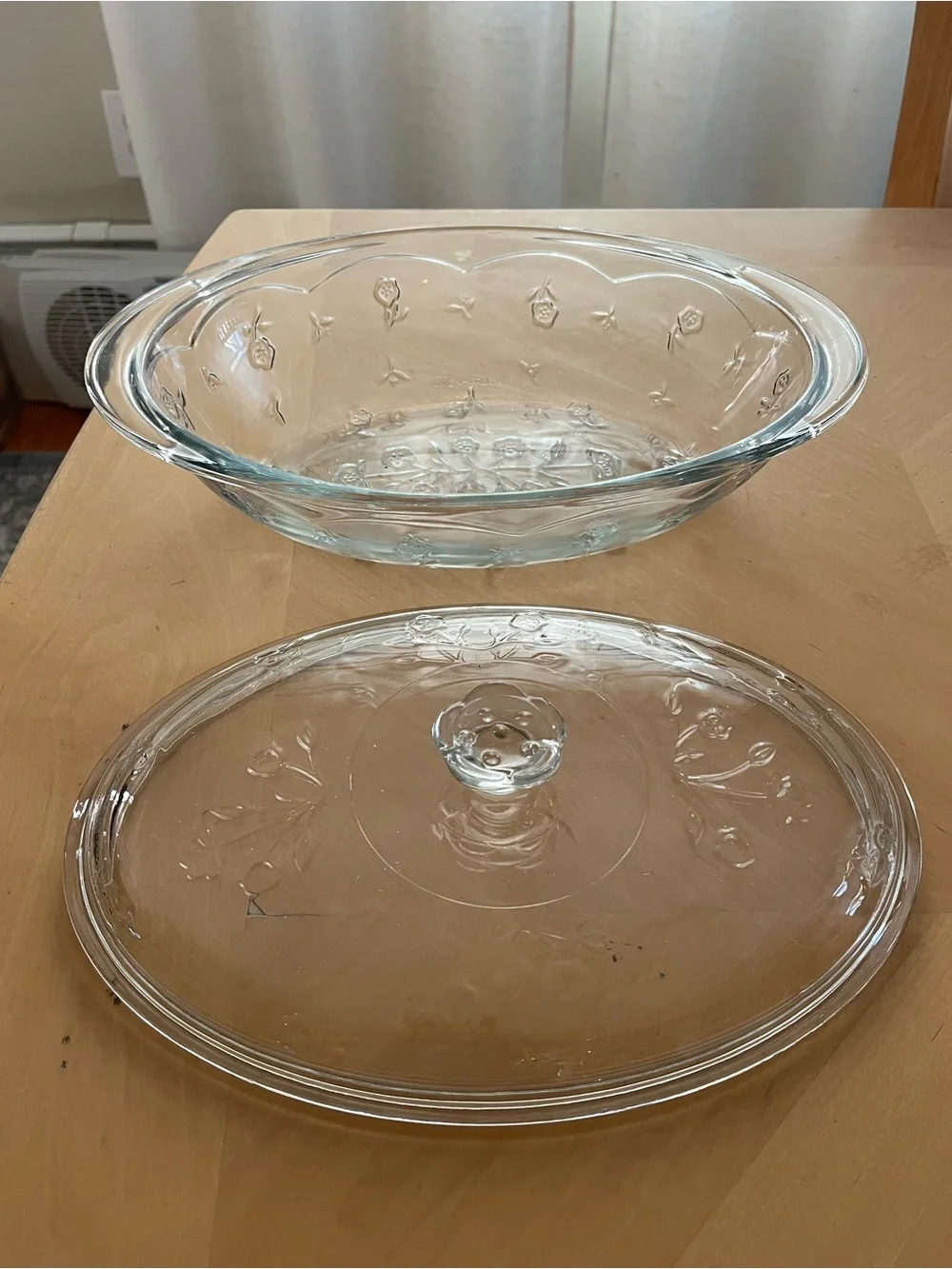Anchor Hocking Savannah Covered Casserole Dish 2 Quart Clear Glass Baking Dish